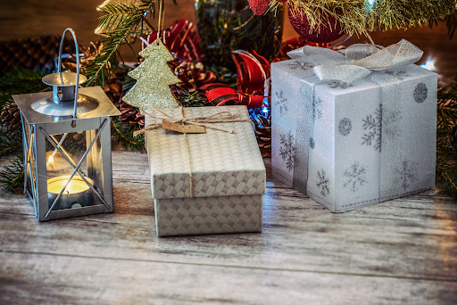 Understanding Christmas Gifts: The Meaning Behind Hampers